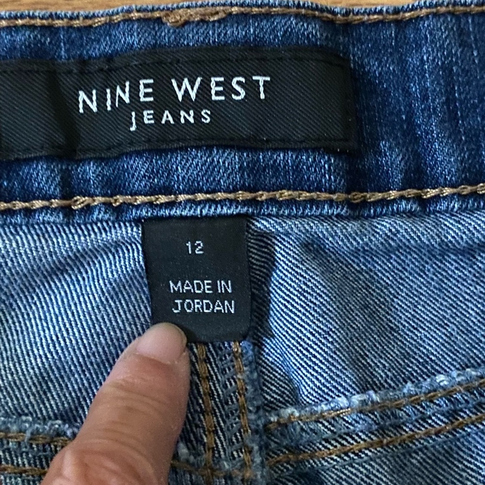 Nine West Dark Blue Jean Shorts Size 12 - Picture 8 of 9